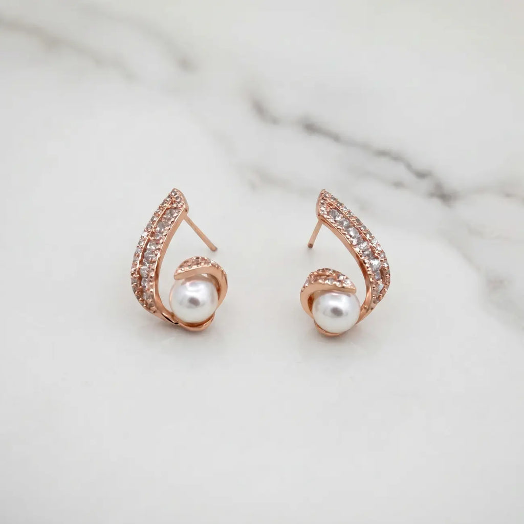 Pearl Twist Elegance Stud Earrings